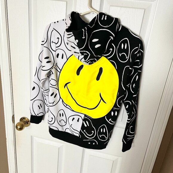 Hoodie Sweater Smiley Face - Picture 2 of 7